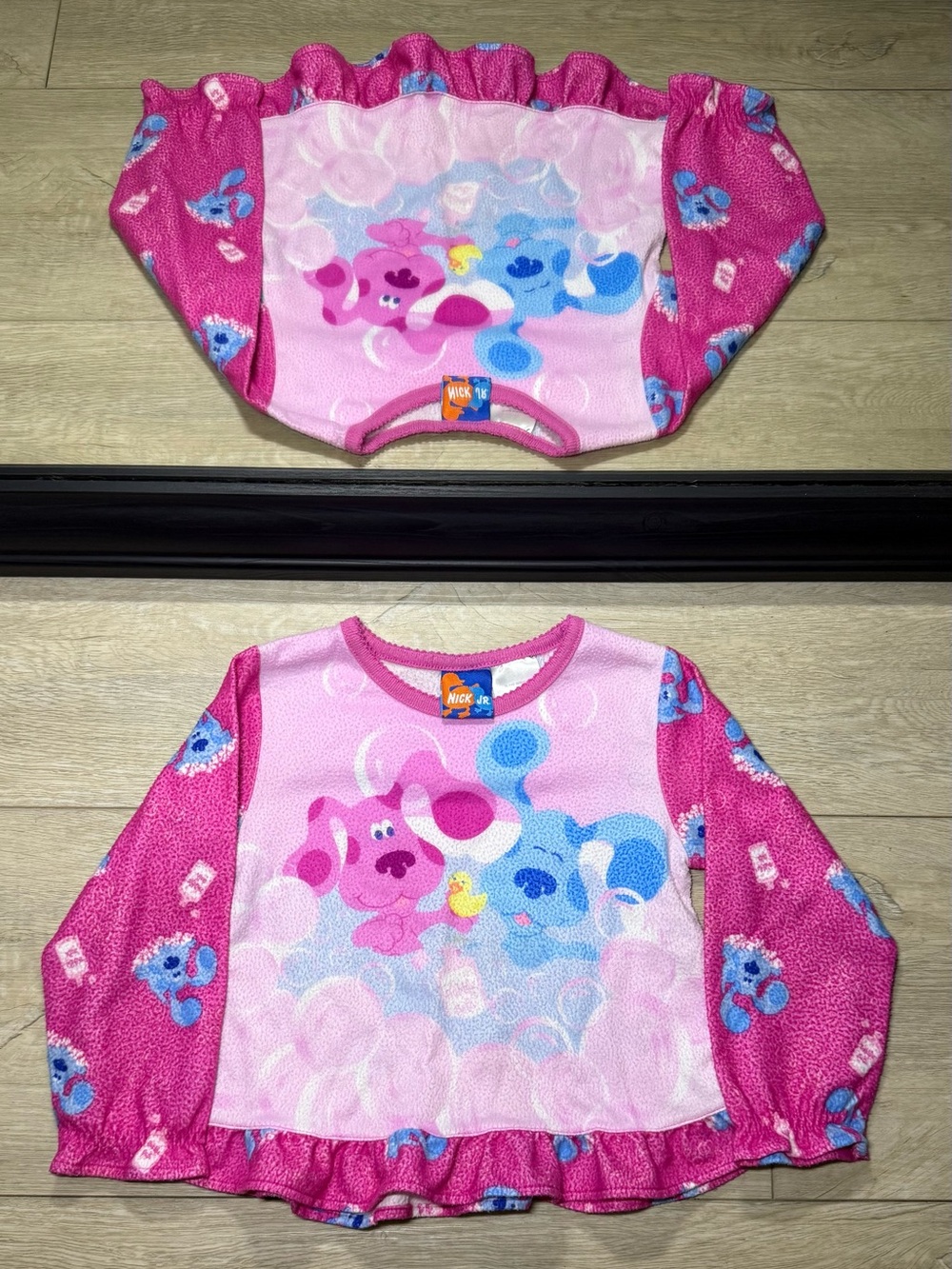 Vintage 2000s Blues Clues Nick Jr. All Over Print Long Sleeve Ruffled Hem Shirt